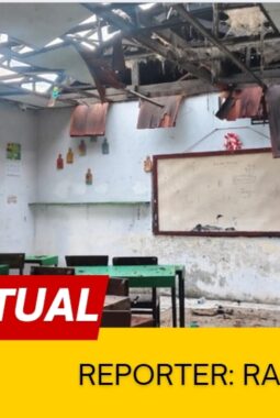 Miris! Atap Sekolah Jebol, Siswa MTsM Kampung Tangah Terpaksa Belajar di Tengah Ancaman